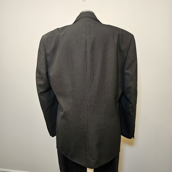 Protocol black with stripes men's suit jacket 44R pants 36R. Pants classic cut. - Picture 4 of 14